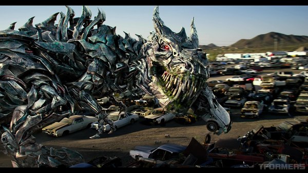 Transformers The Last Knight International Trailer 4K Screencap Gallery 014 (14 of 431)